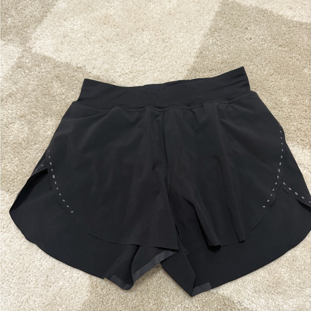 Lululemon black lined shorts